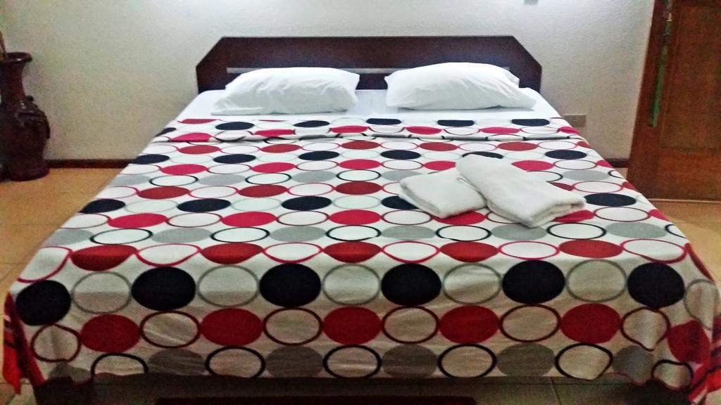 Bamboo Bungalows Resthouse Balabag  Bilik gambar