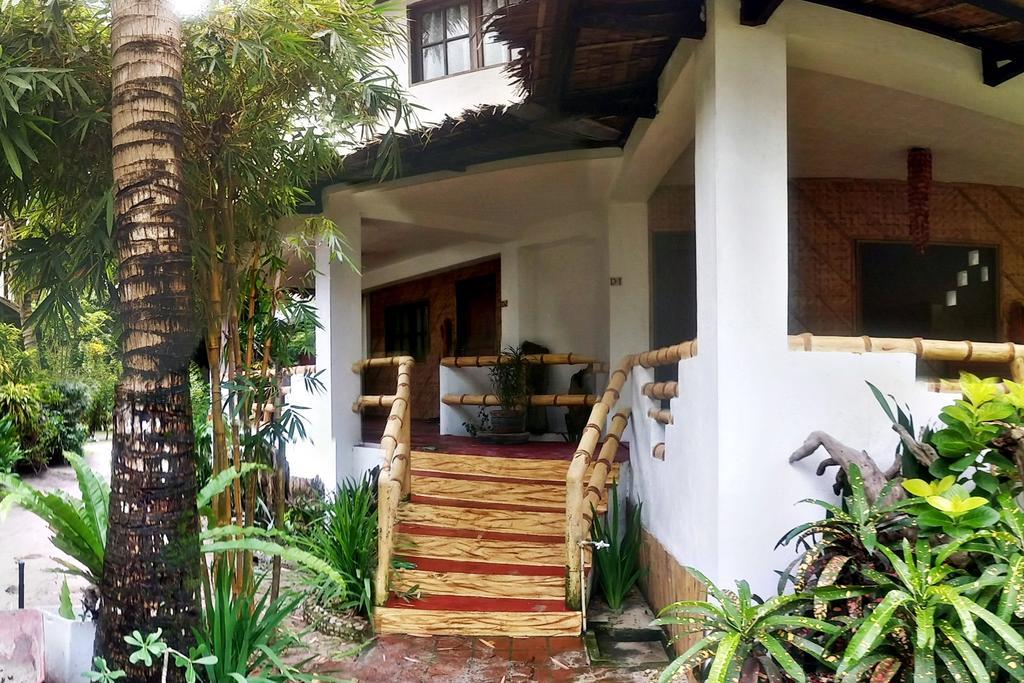 Bamboo Bungalows Resthouse Balabag  Bilik gambar