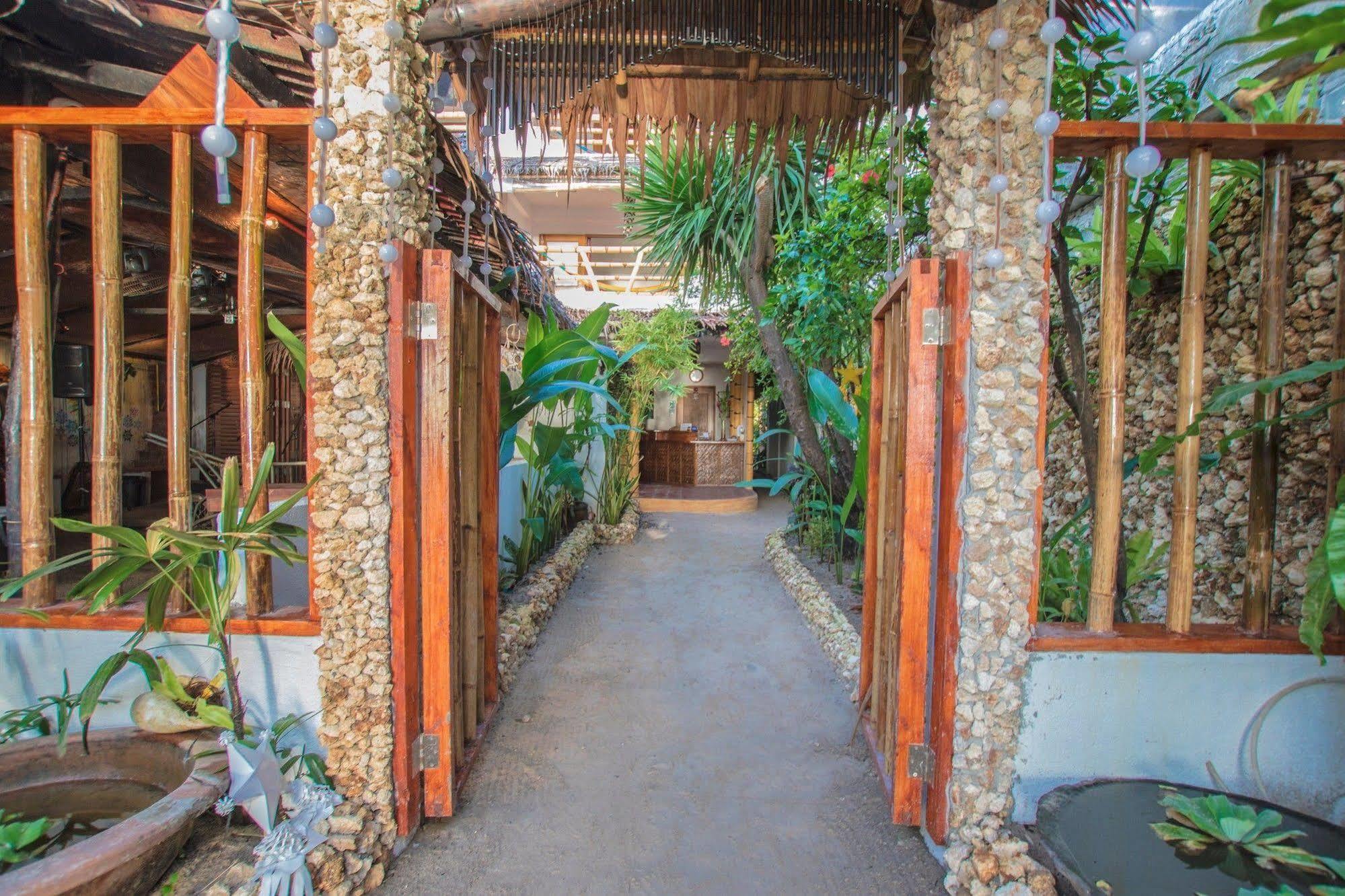 Bamboo Bungalows Resthouse Balabag  Luaran gambar