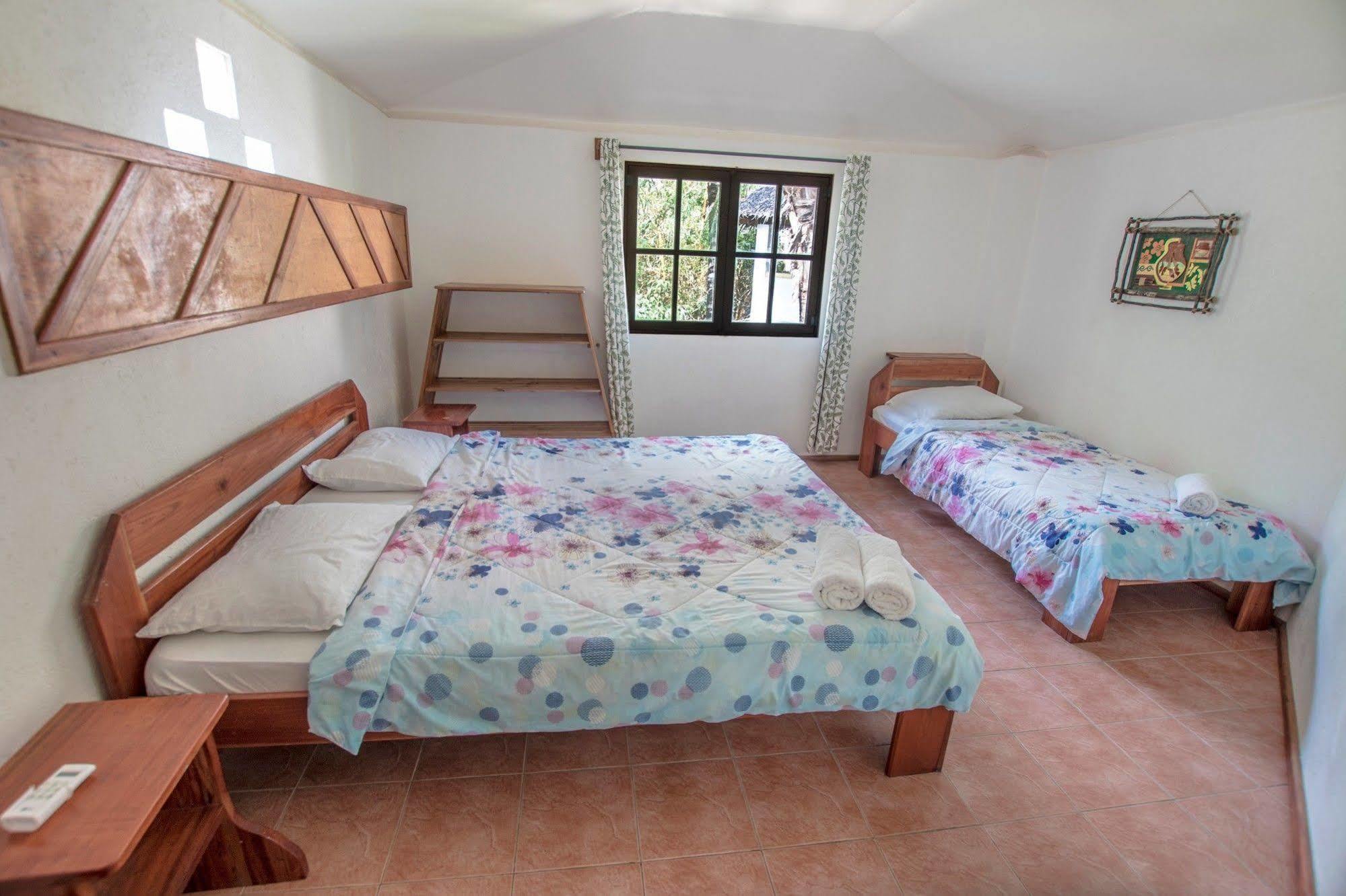 Bamboo Bungalows Resthouse Balabag  Luaran gambar