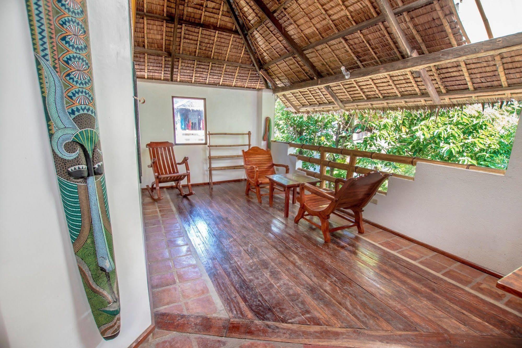 Bamboo Bungalows Resthouse Balabag  Luaran gambar