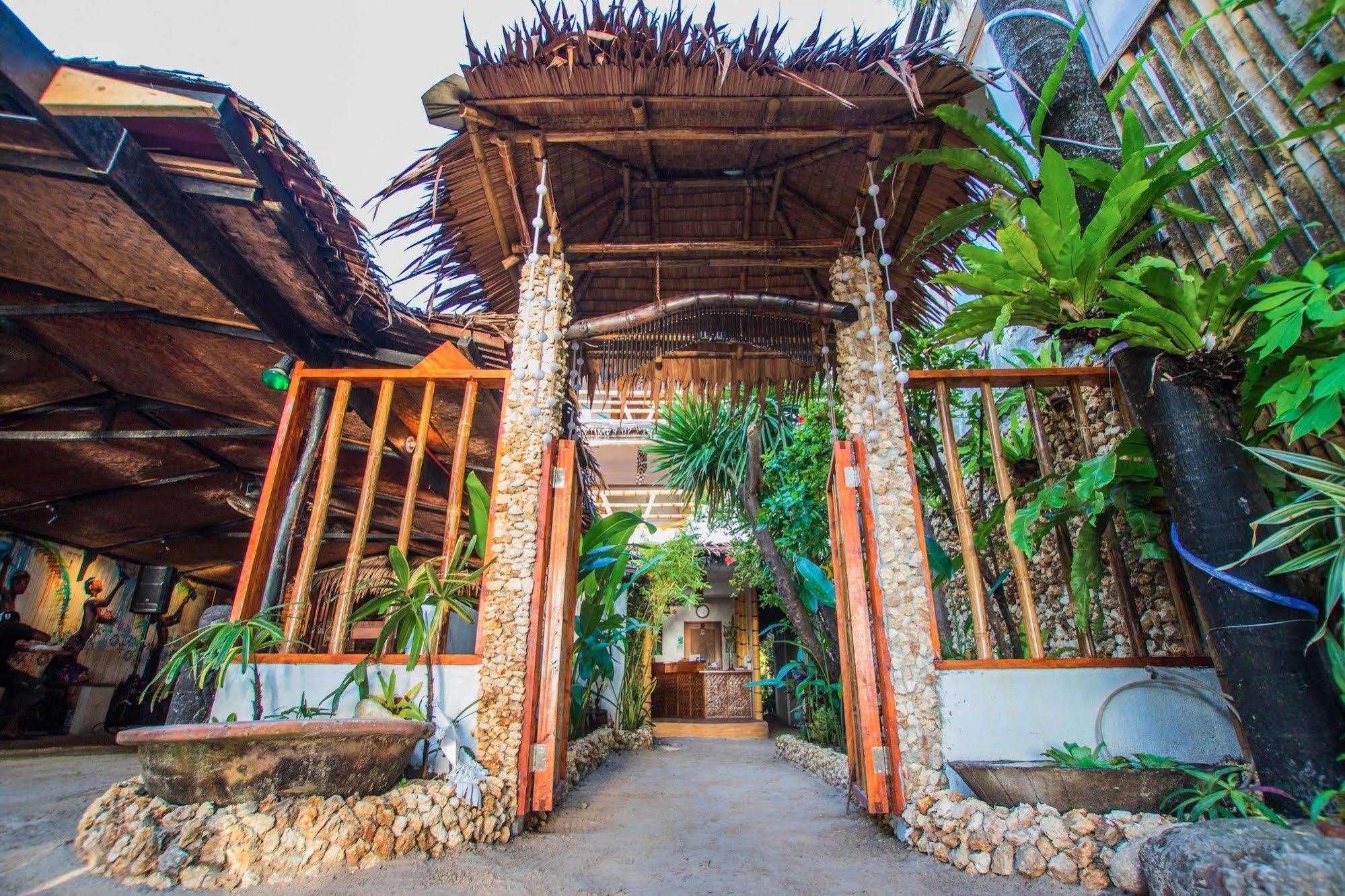 Bamboo Bungalows Resthouse Balabag  Luaran gambar