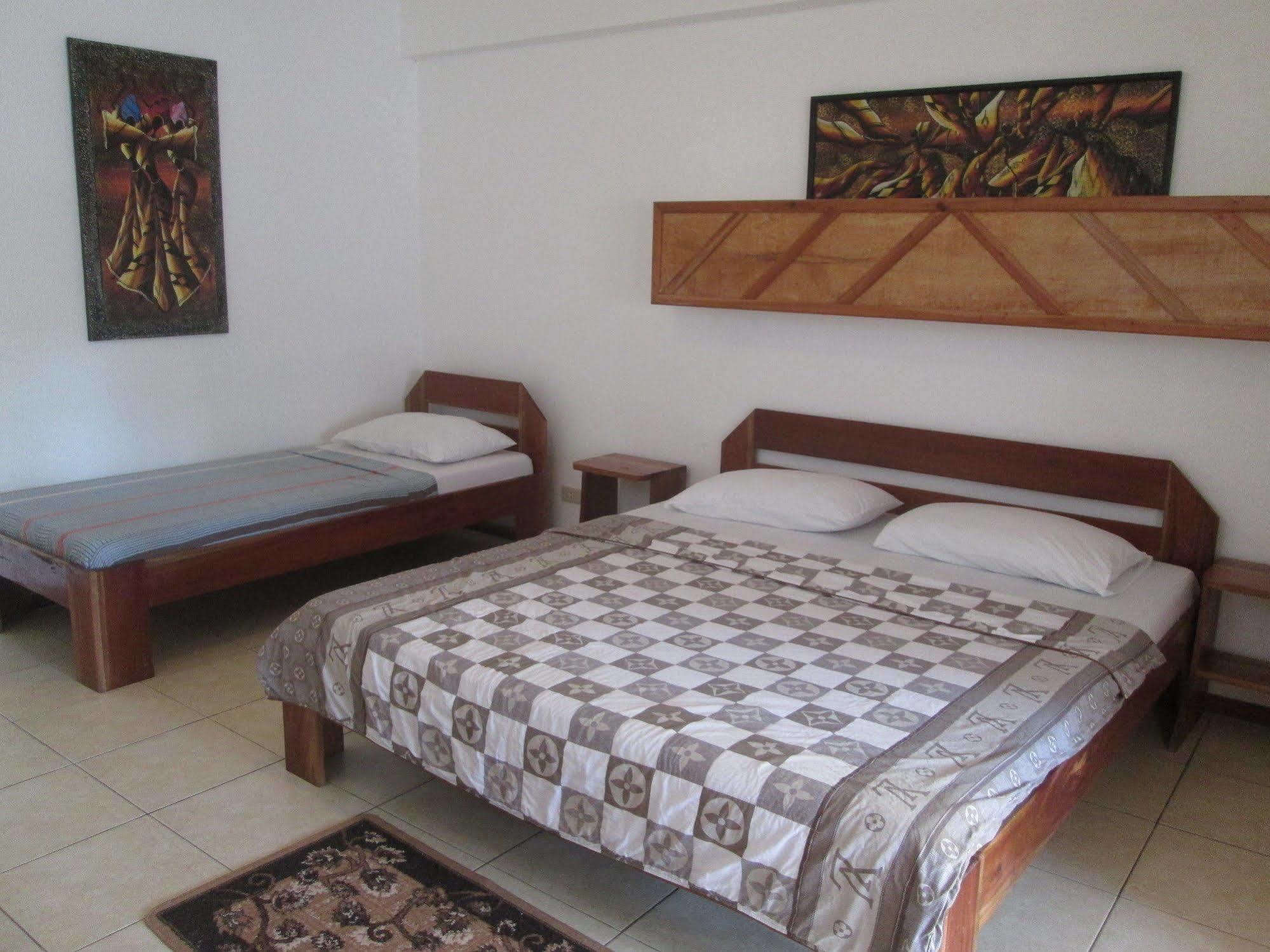 Bamboo Bungalows Resthouse Balabag  Luaran gambar