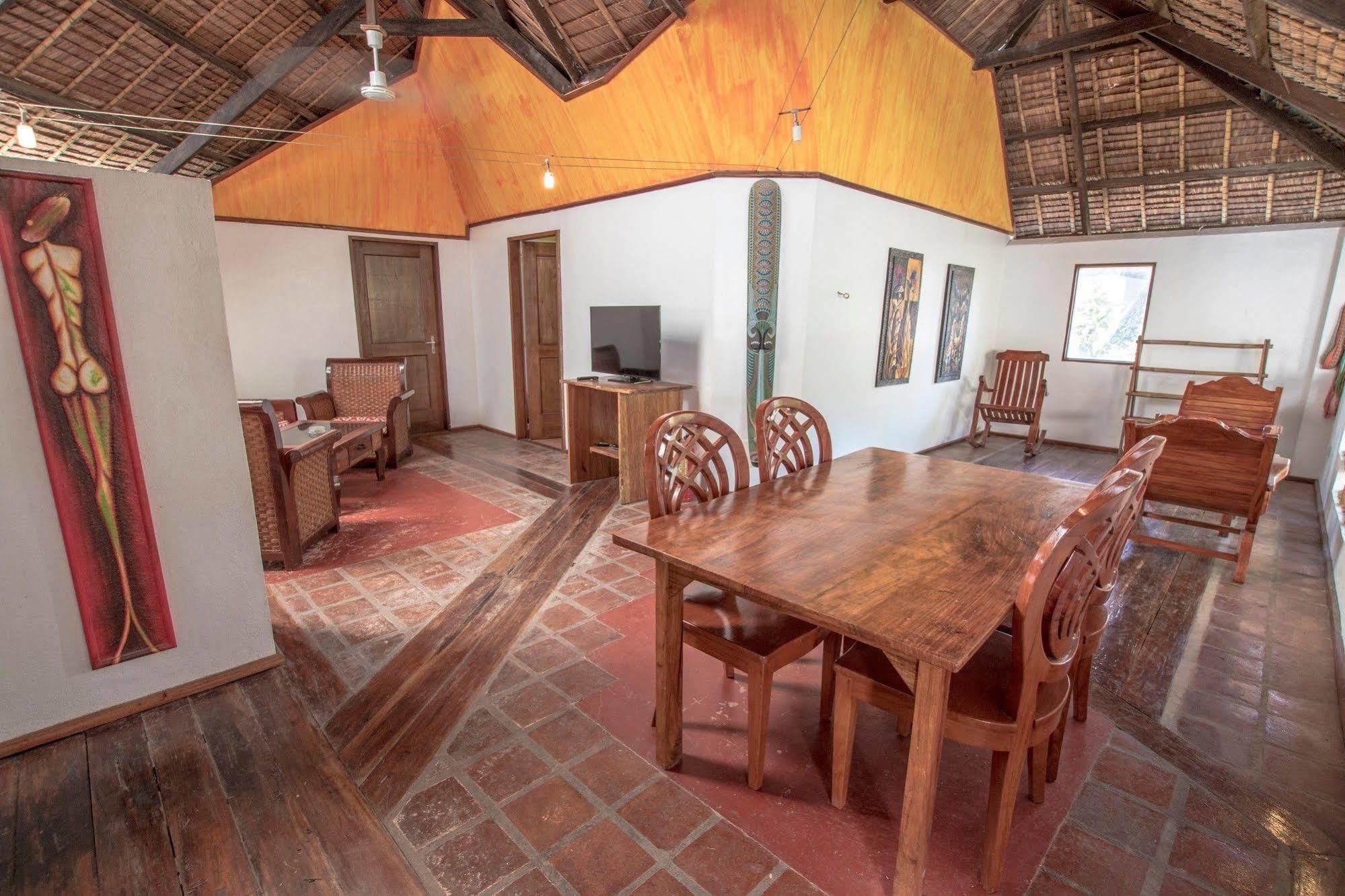 Bamboo Bungalows Resthouse Balabag  Luaran gambar